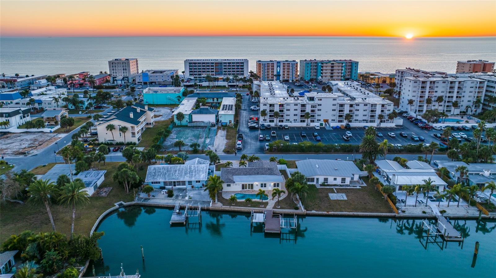 17161 2nd St E, North Redington Beach, FL 33708