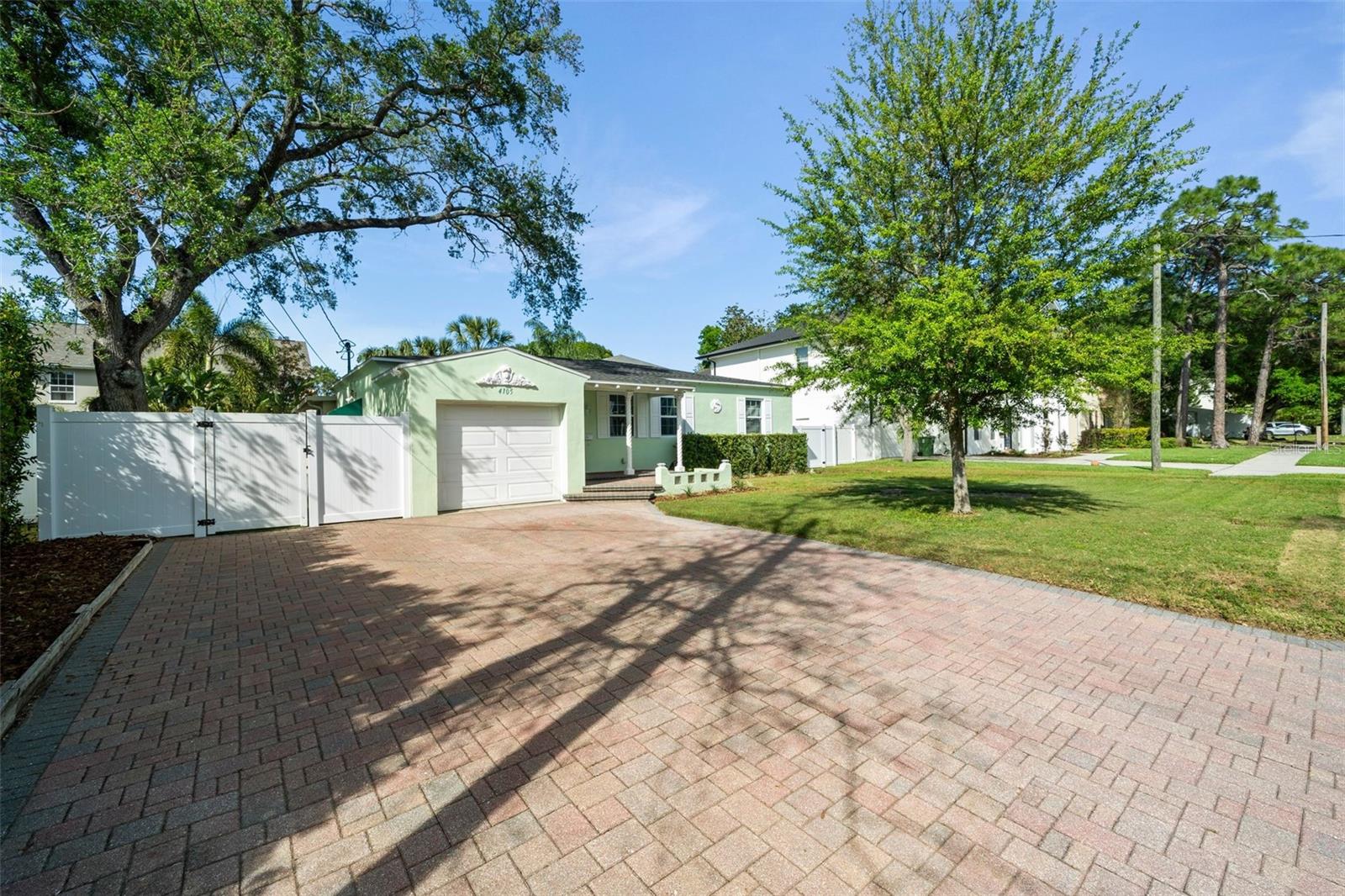 4105 W Tacon St, Tampa, FL 33629