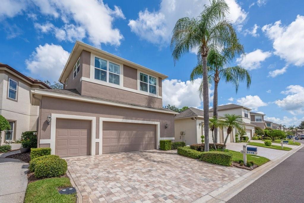 5116 Fairway One Dr, Valrico, FL 33596