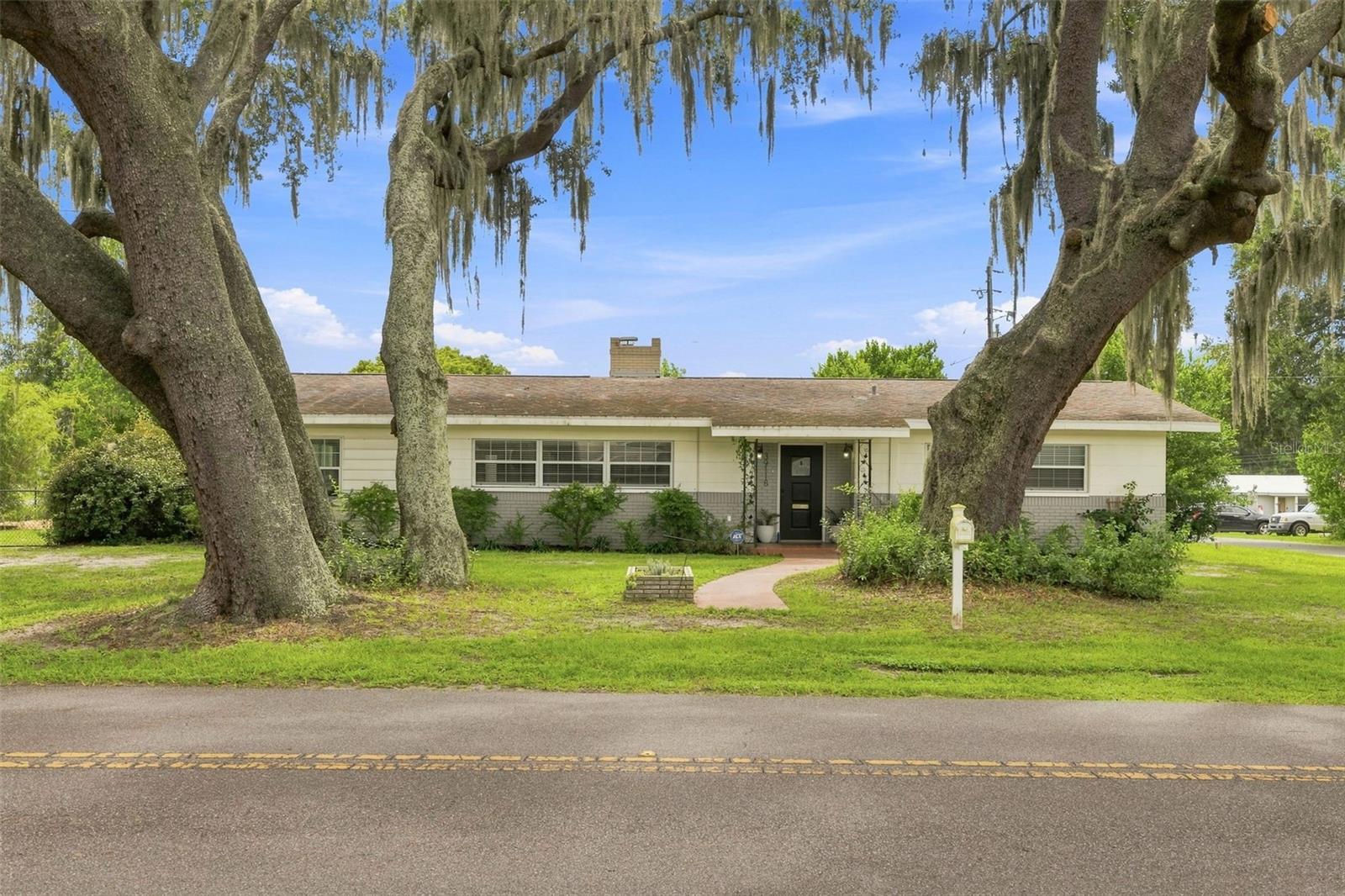 39118 5th Ave, Zephyrhills, FL 33542