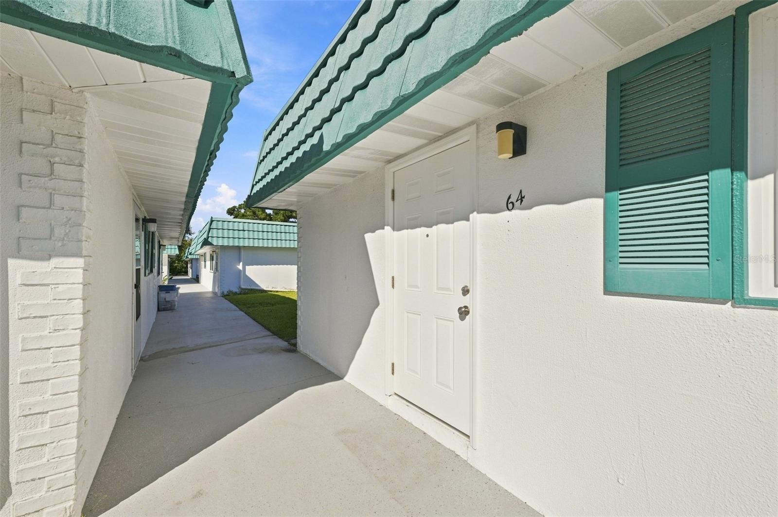 205 Kings Blvd #64, Sun City Center, FL 33573