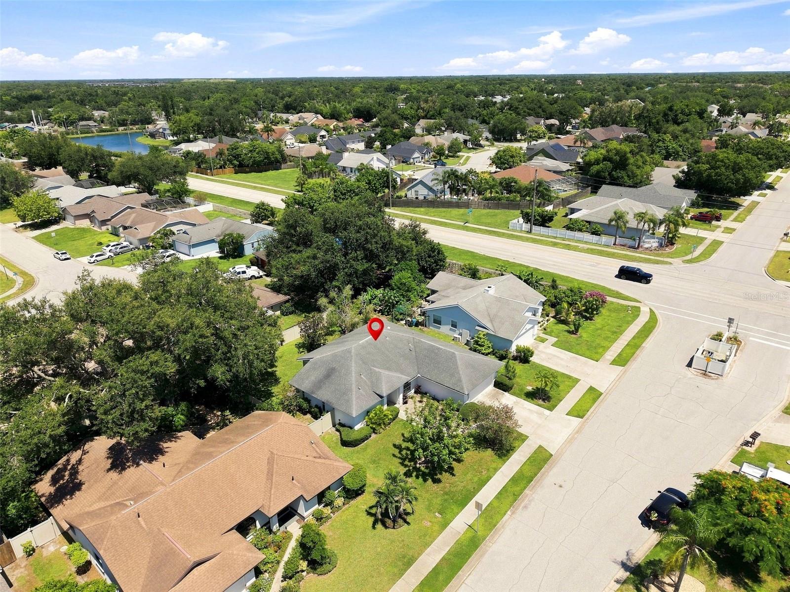 7833 38th Ct E, Sarasota, FL 34243