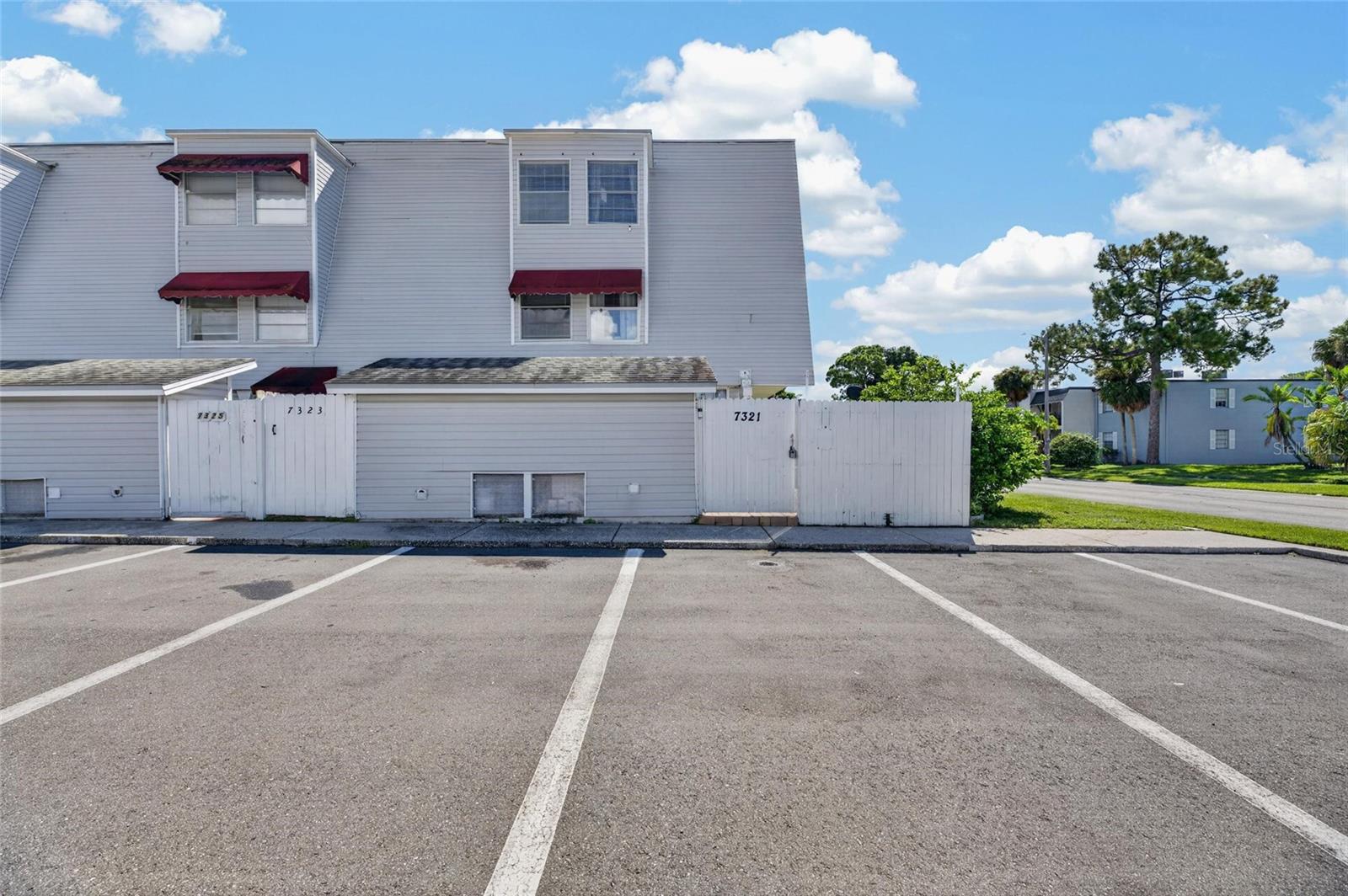 7321 Jackson Springs Rd, Tampa, FL 33634