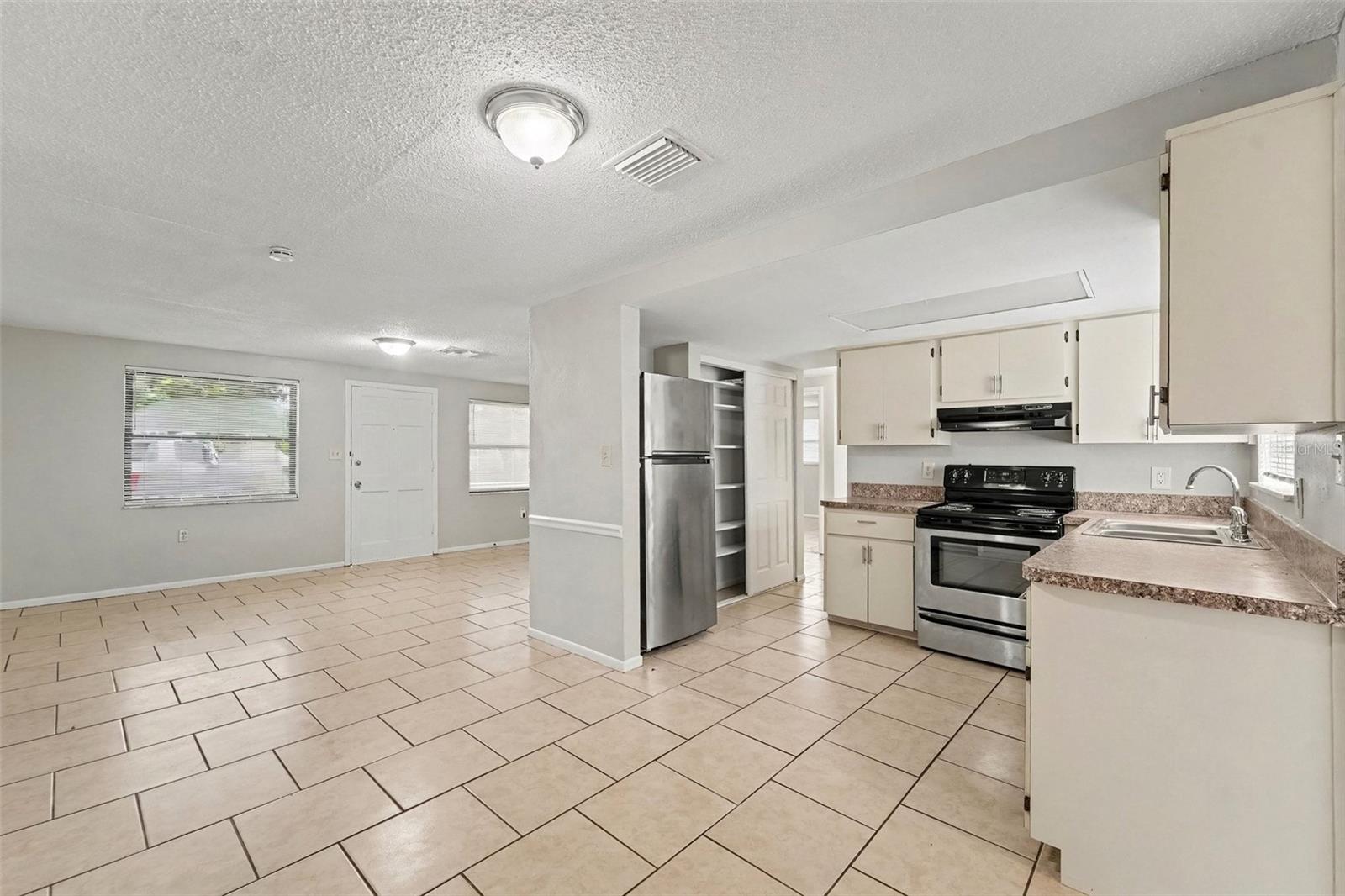10036 Glen Moor Ln, Port Richey, FL 34668