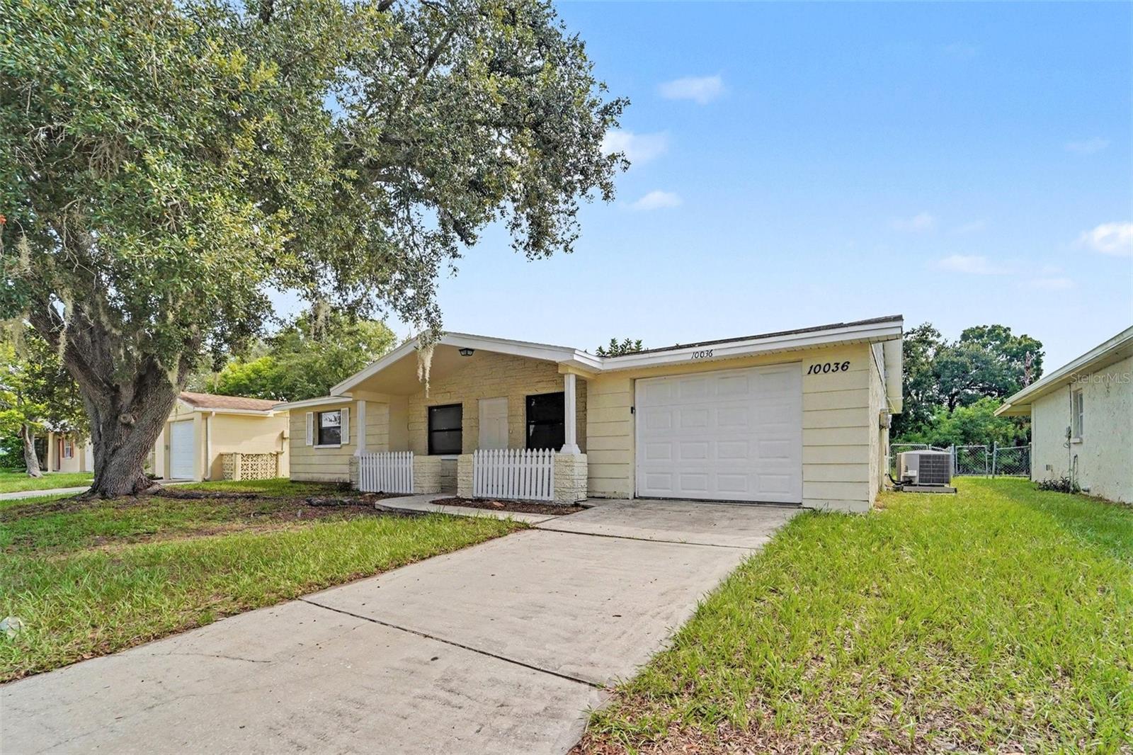 10036 Glen Moor Ln, Port Richey, FL 34668