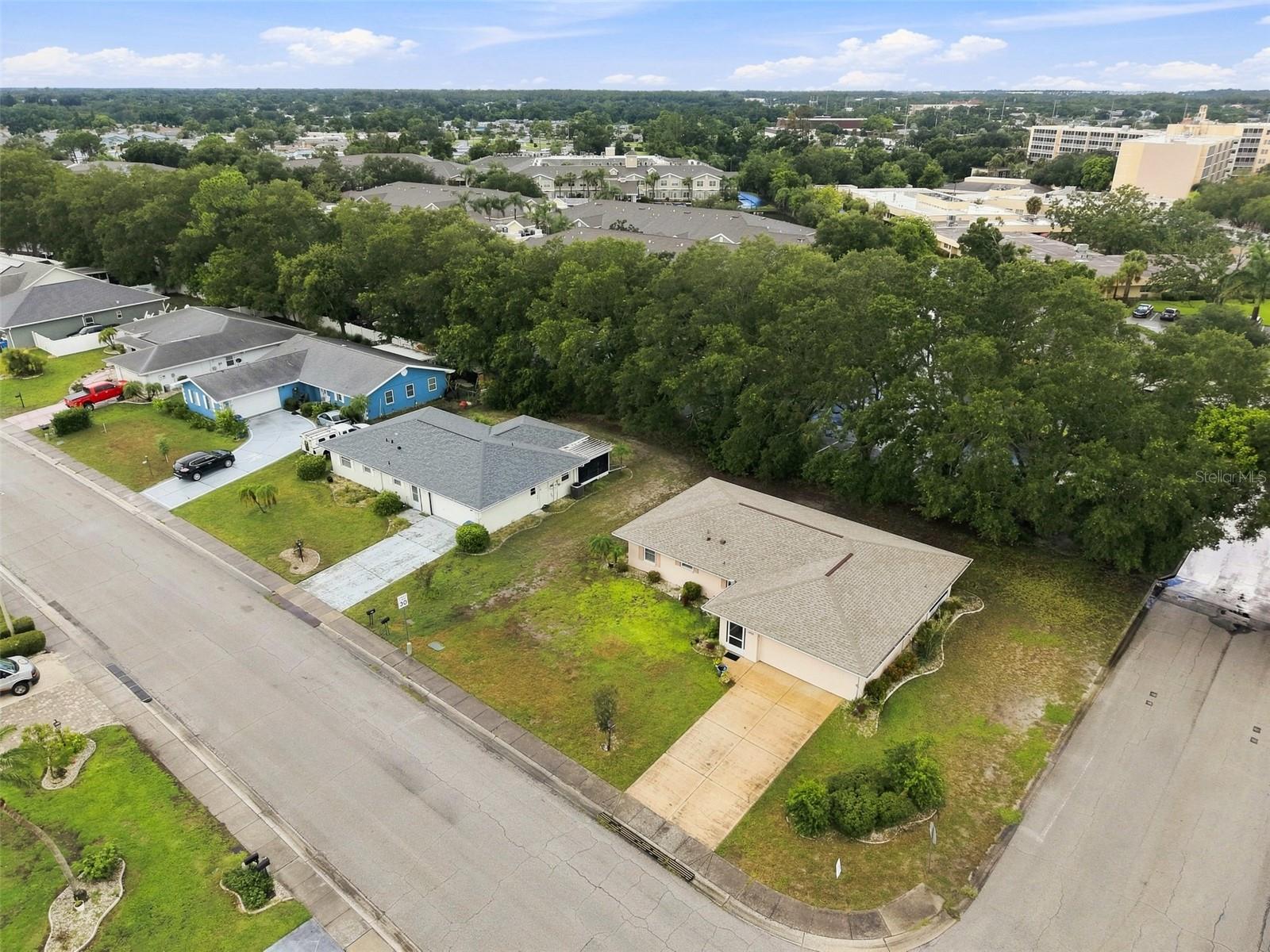 1601 New Bedford Dr, Sun City Center, FL 33573