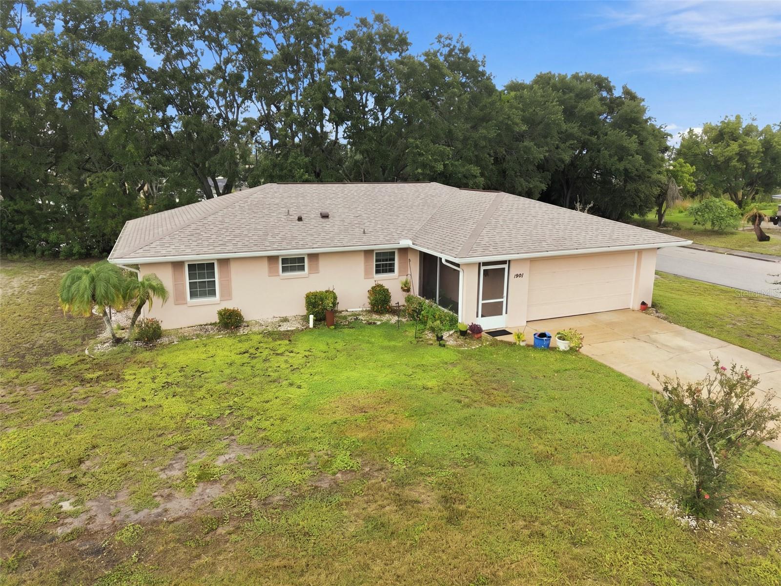 1601 New Bedford Dr, Sun City Center, FL 33573