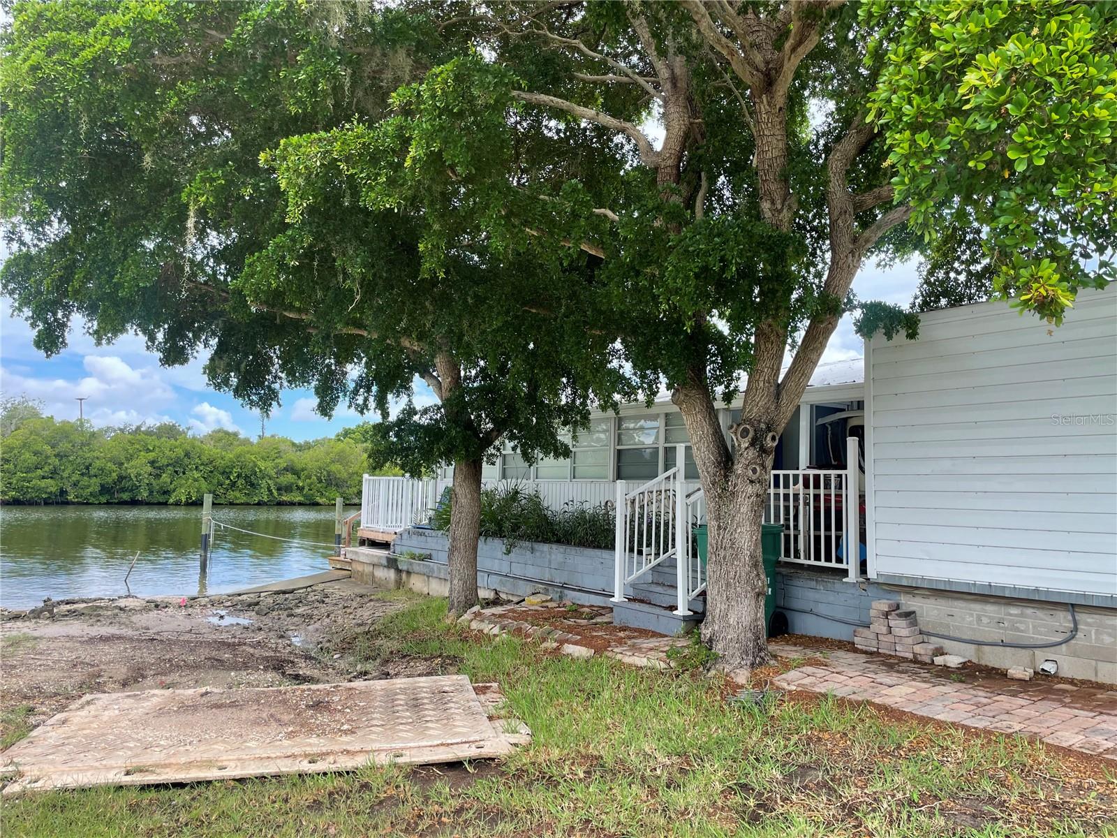 193 Jet Dr, Palmetto, FL 34221
