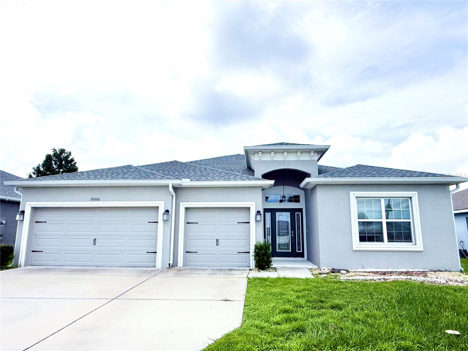 35006 Long Island Ct, Zephyrhills, FL 33541
