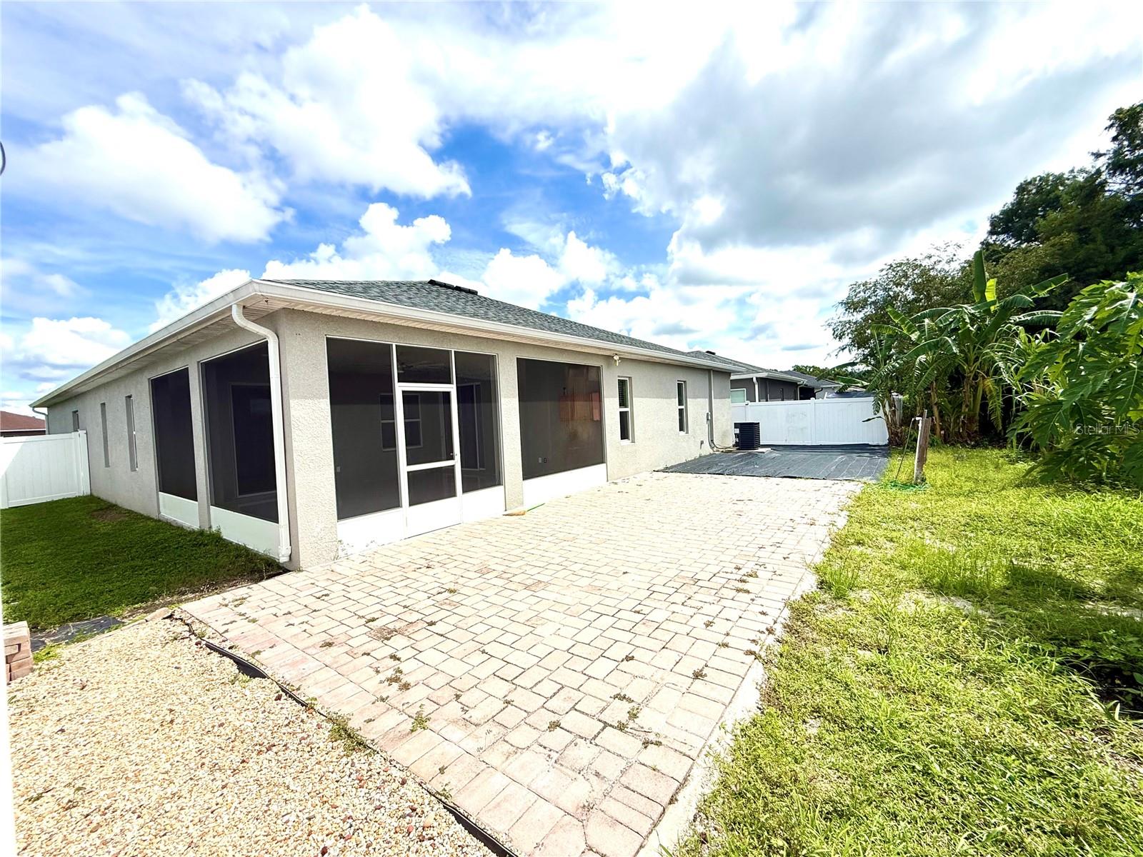 35006 Long Island Ct, Zephyrhills, FL 33541