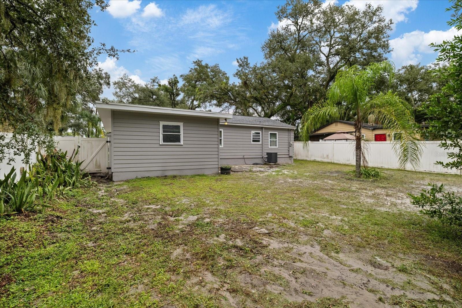 7710 N Darmouth Ave, Tampa, FL 33604