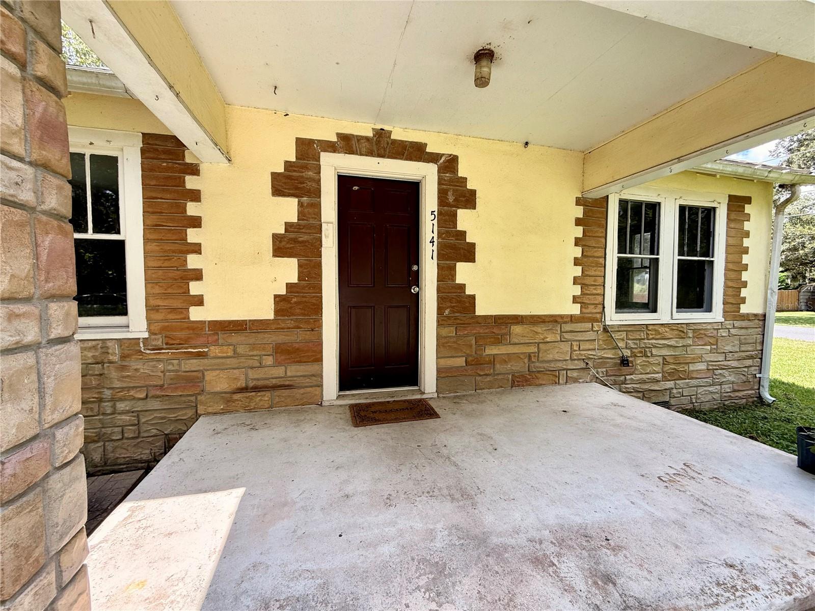 5141 3rd St, Zephyrhills, FL 33542
