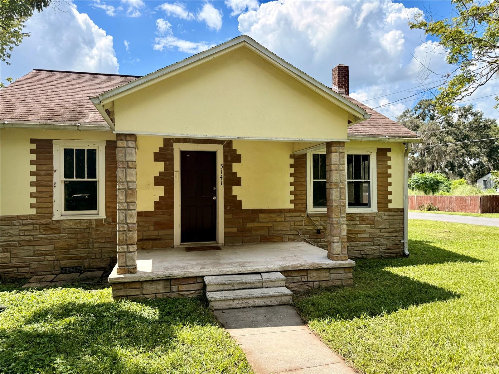 5141 3rd St, Zephyrhills, FL 33542