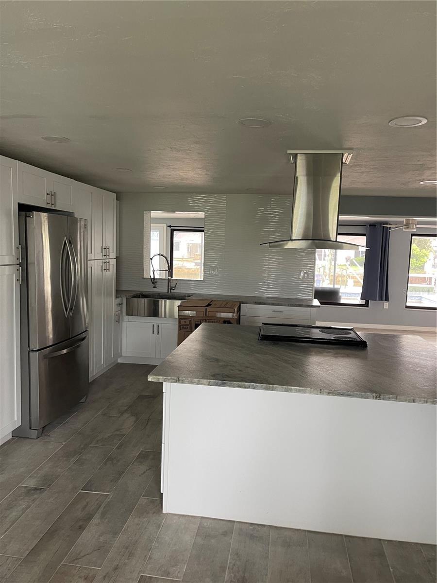 13701 Leslie Dr, Hudson, FL 34667
