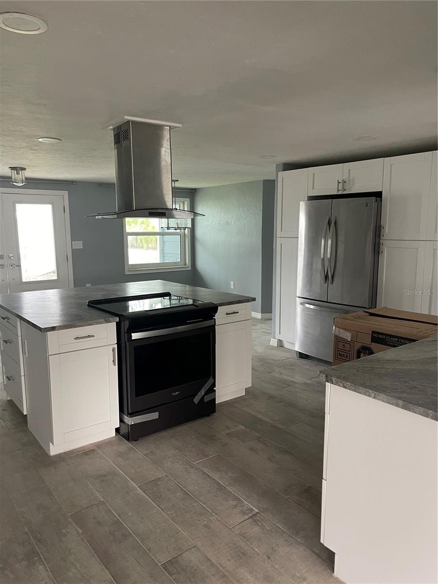 13701 Leslie Dr, Hudson, FL 34667