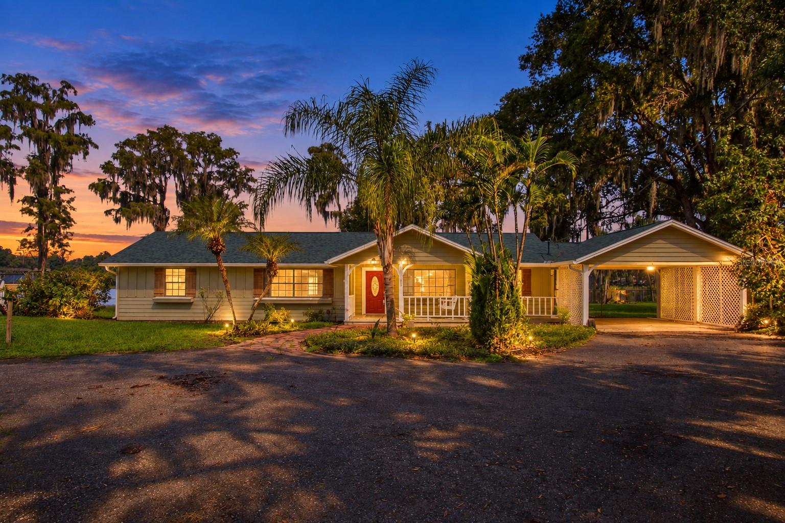 703 Crystal Lake Rd, Lutz, FL 33548