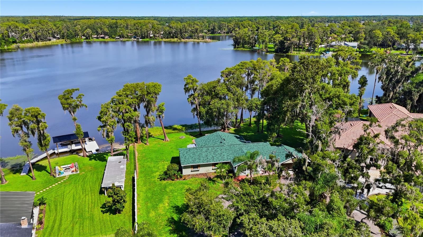 703 Crystal Lake Rd, Lutz, FL 33548