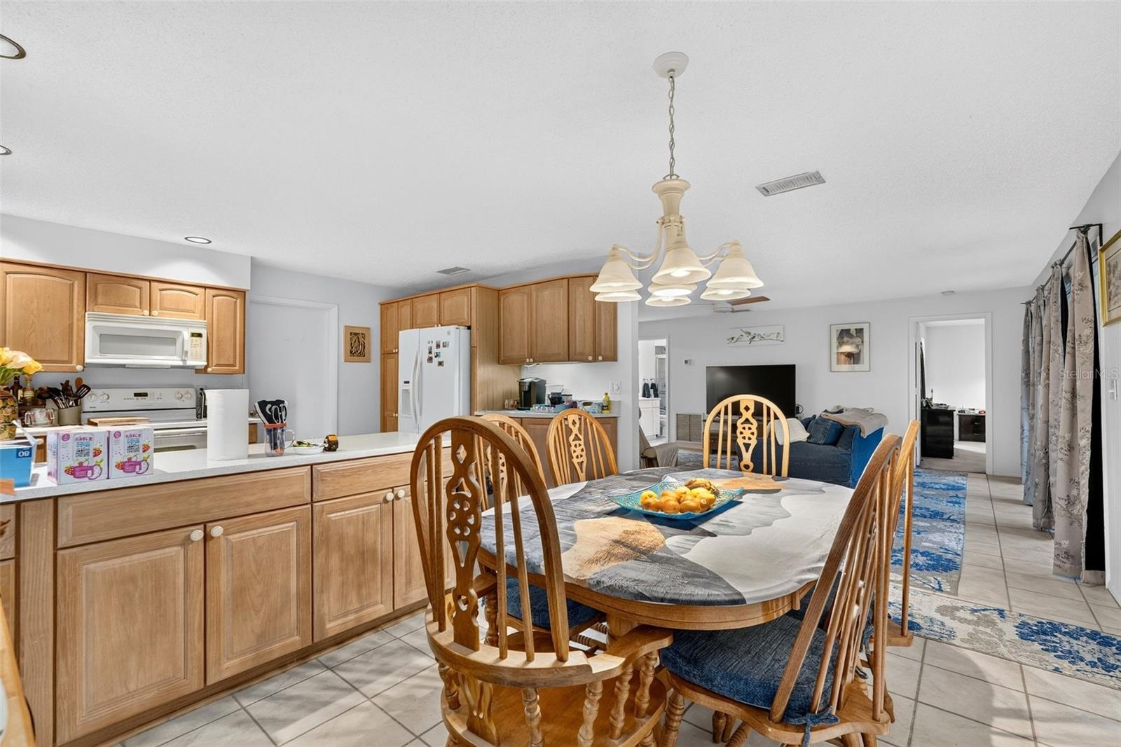 7283 Eleanor Cir, Sarasota, FL 34243