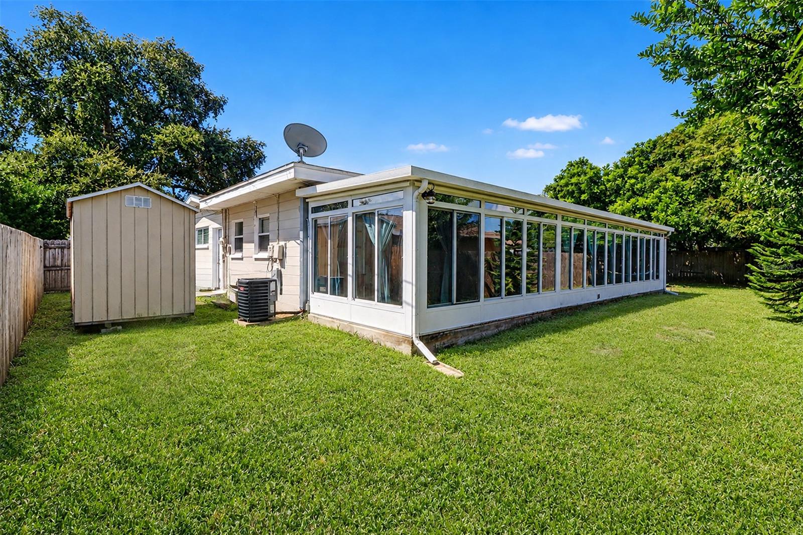 11399 80th Ave, Seminole, FL 33772