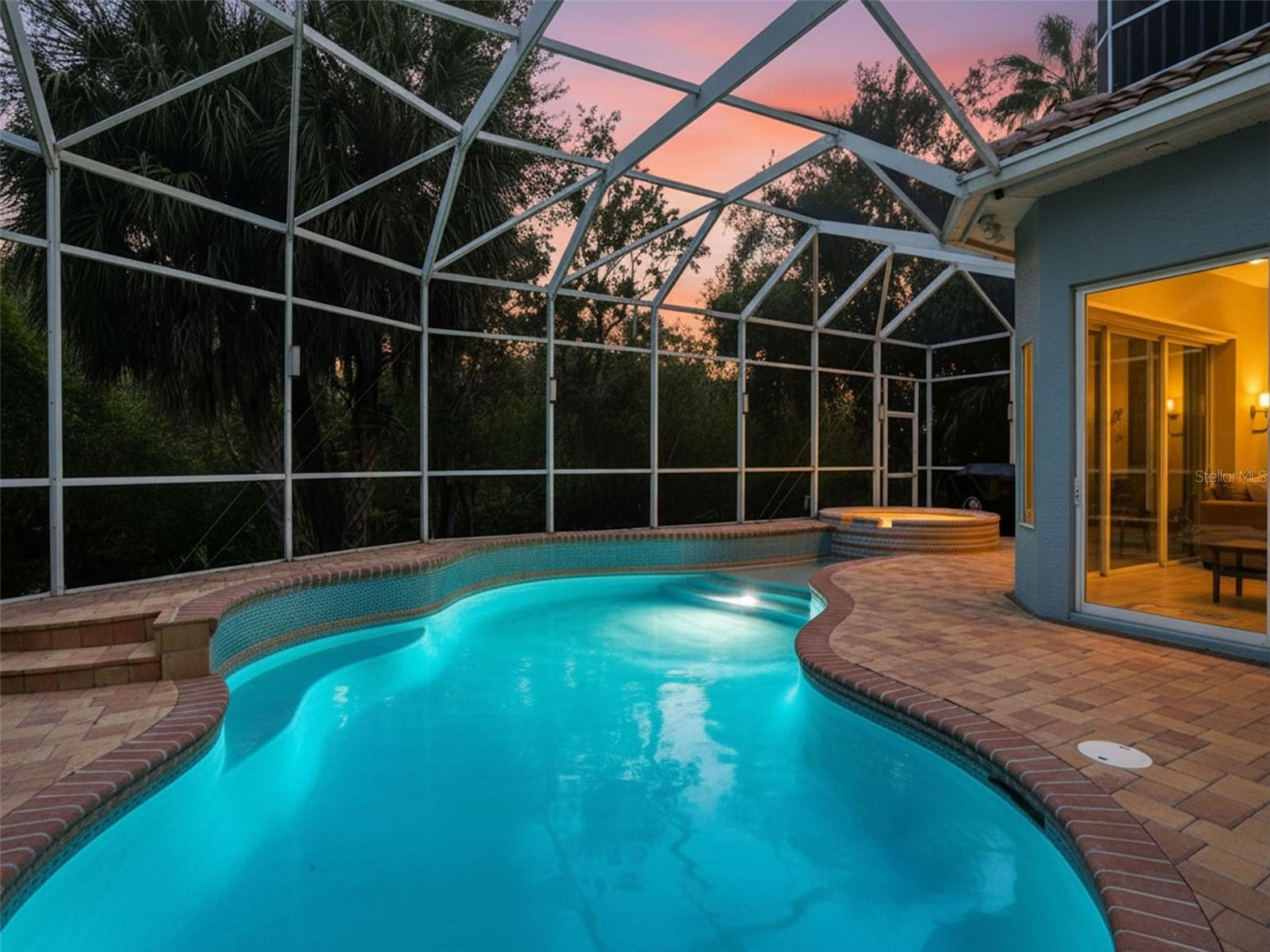 1650 Arabian Ln, Palm Harbor, FL 34685