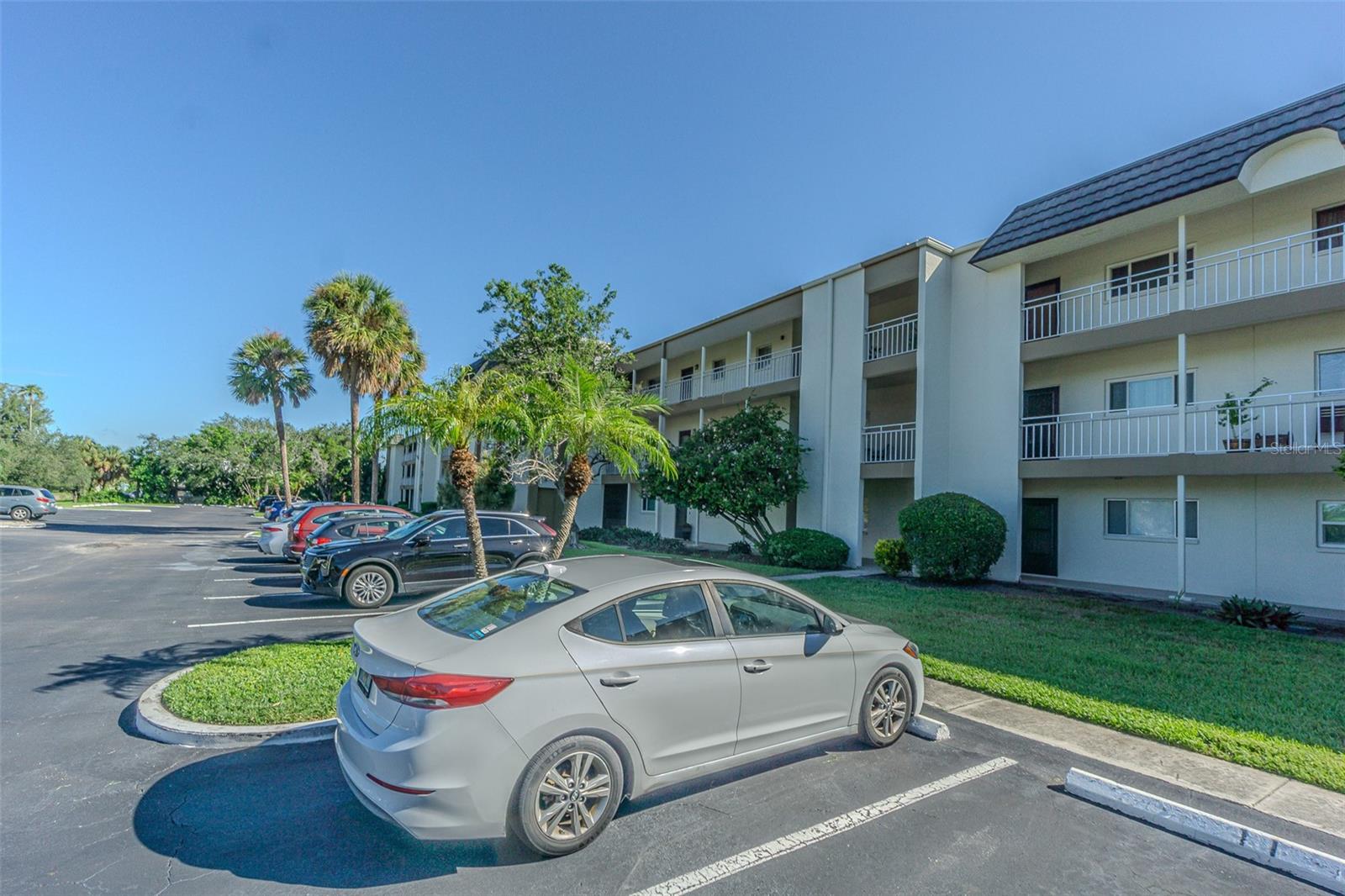 4595 Chancellor St NE #109, St Petersburg, FL 33703