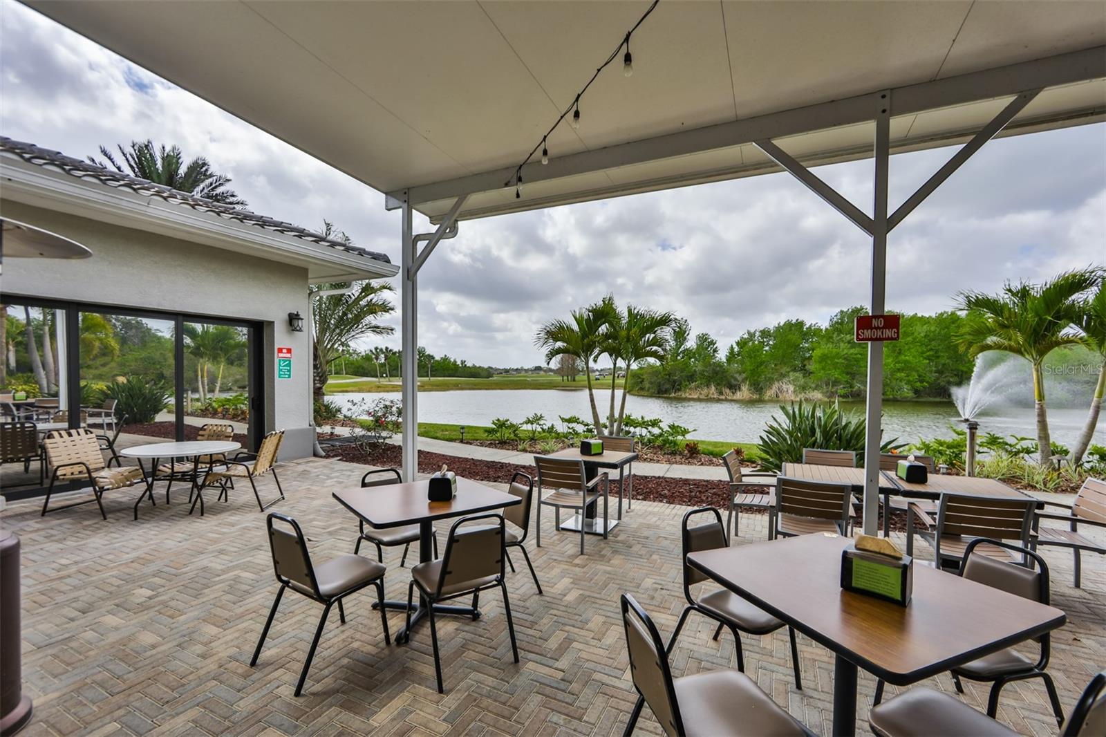 1405 Langley Dr, Sun City Center, FL 33573