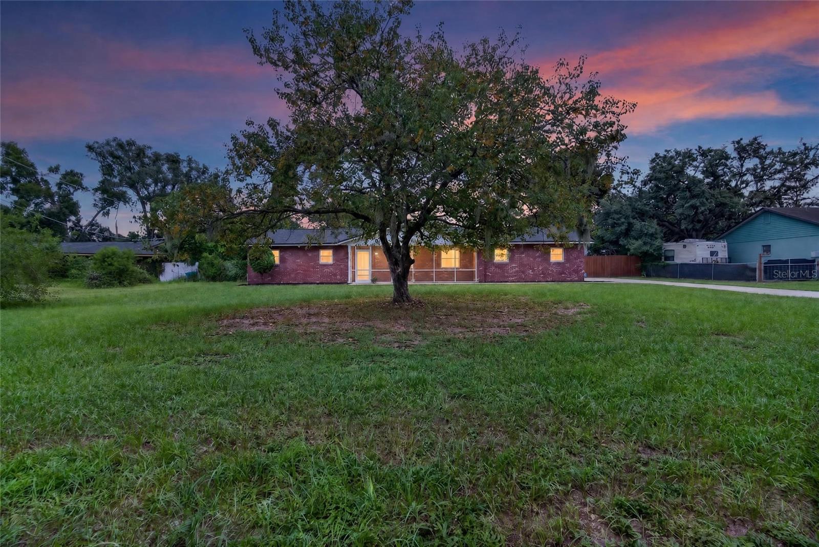 1905 Bryan Rd, Brandon, FL 33511