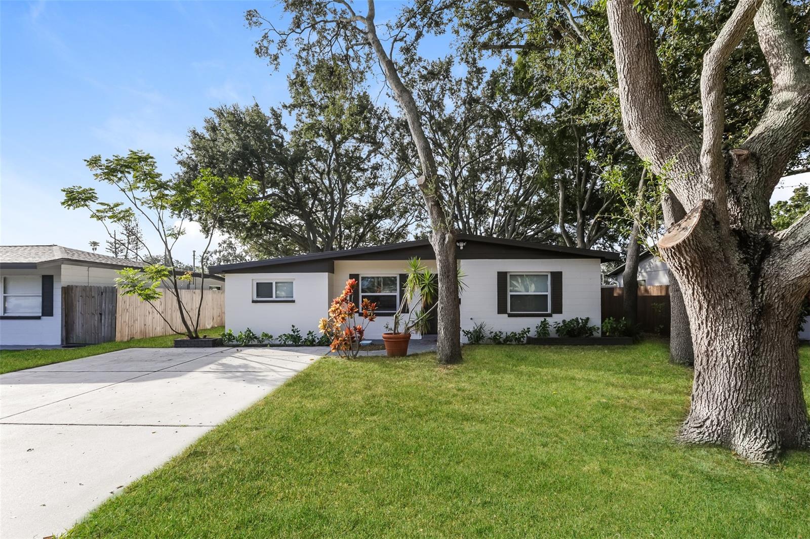 726 75th Ave N, St Petersburg, FL 33702