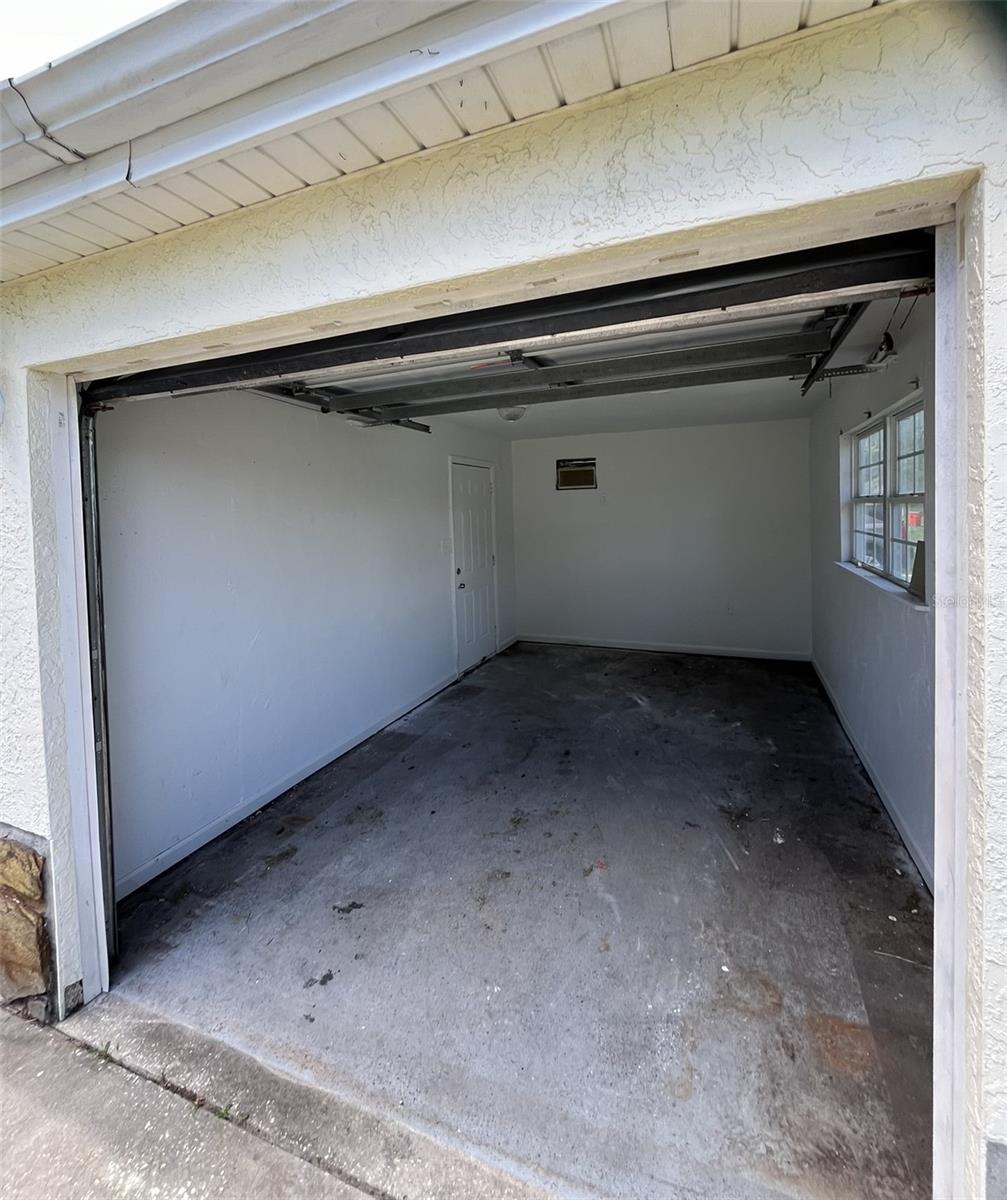 5682 63rd Ln N, St Petersburg, FL 33709