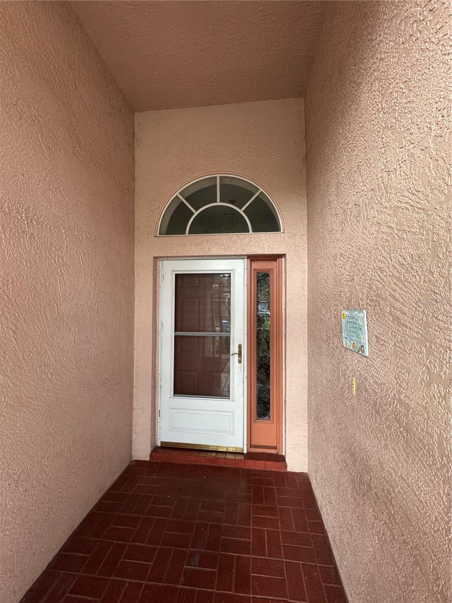241 Chardonnay Pl, Valrico, FL 33594