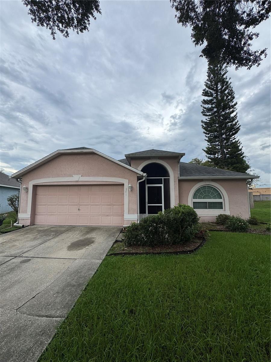 241 Chardonnay Pl, Valrico, FL 33594