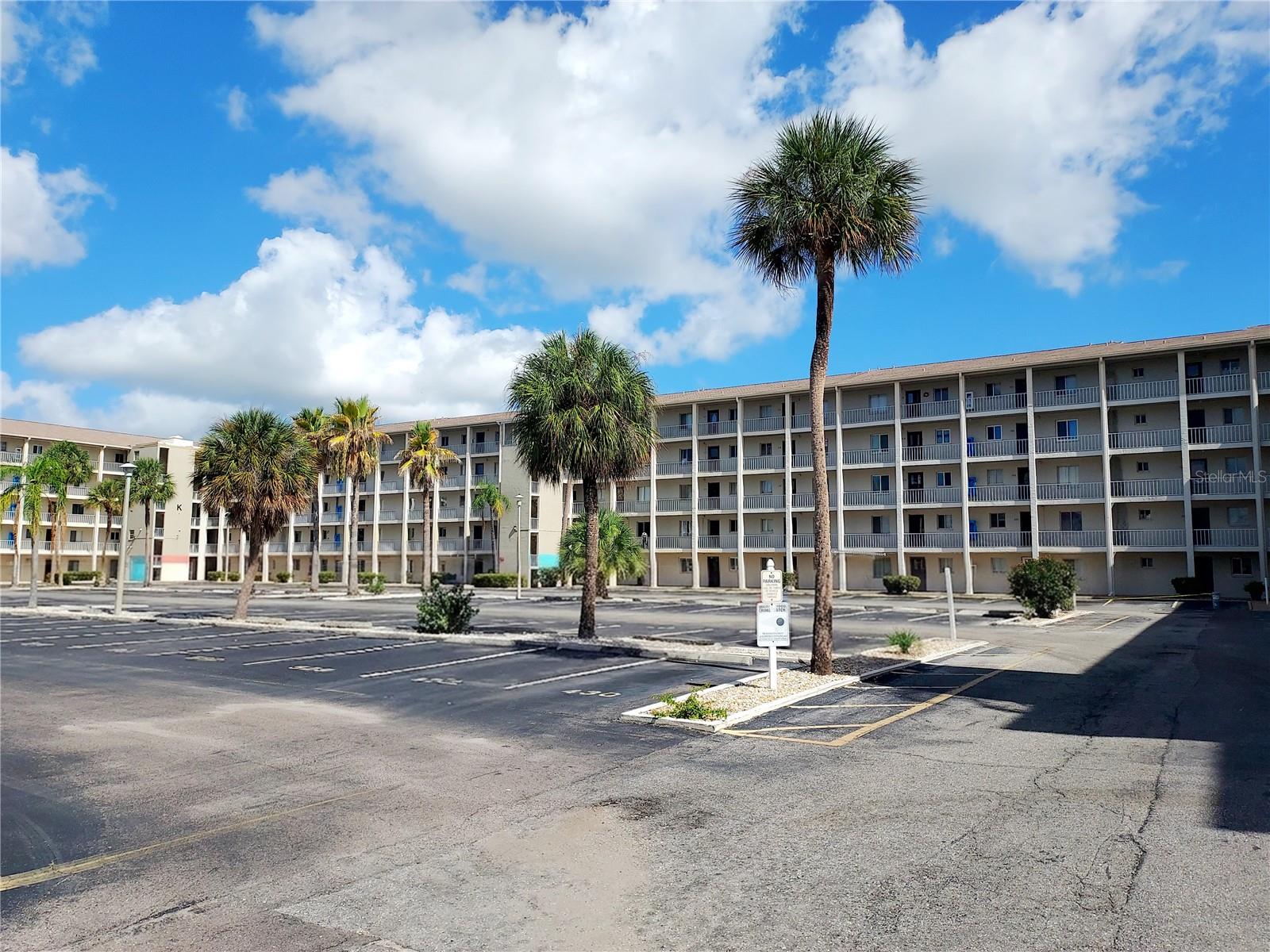 3520 Lake Bayshore Dr #K111, Bradenton, FL 34205
