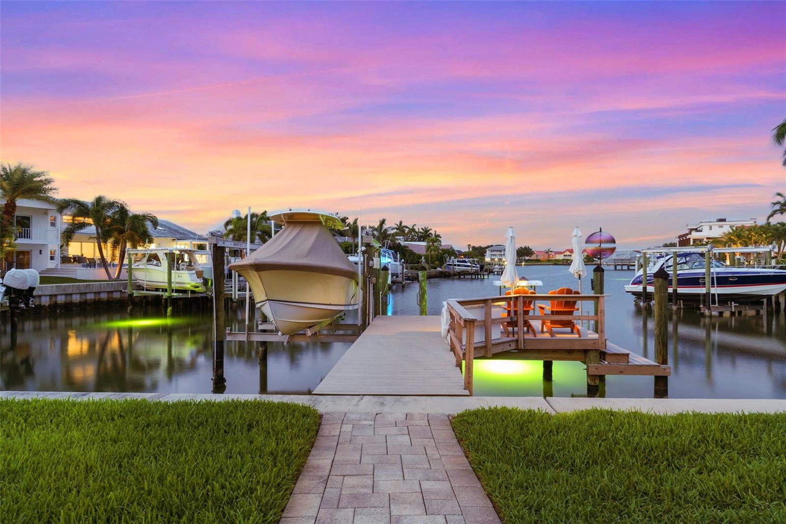 5860 Leeland St S, St Petersburg, FL 33715