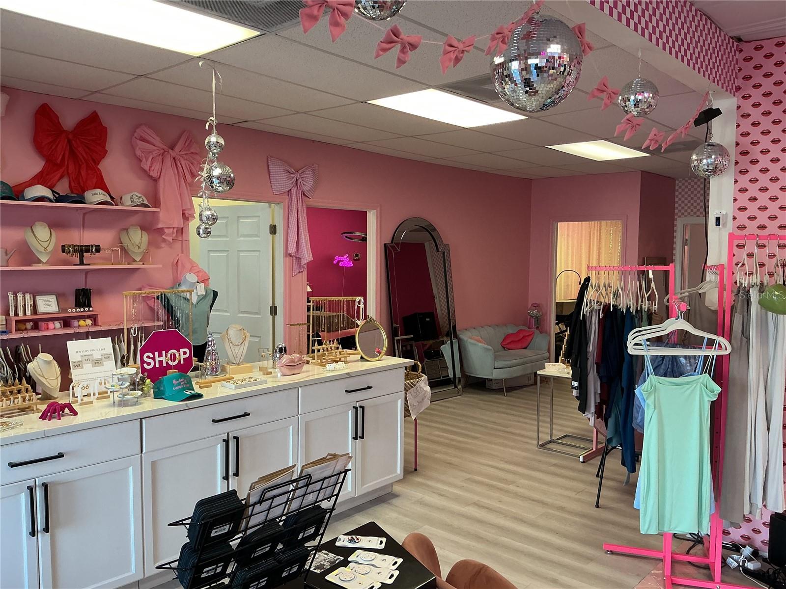 36141 Us Highway 19 N, Palm Harbor, FL 34684