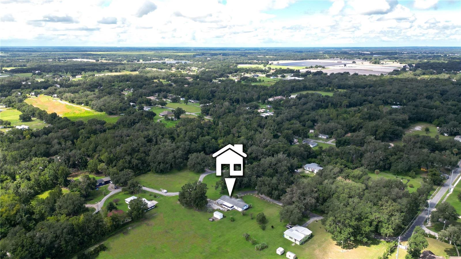 2422 Berry Rd, Plant City, FL 33567