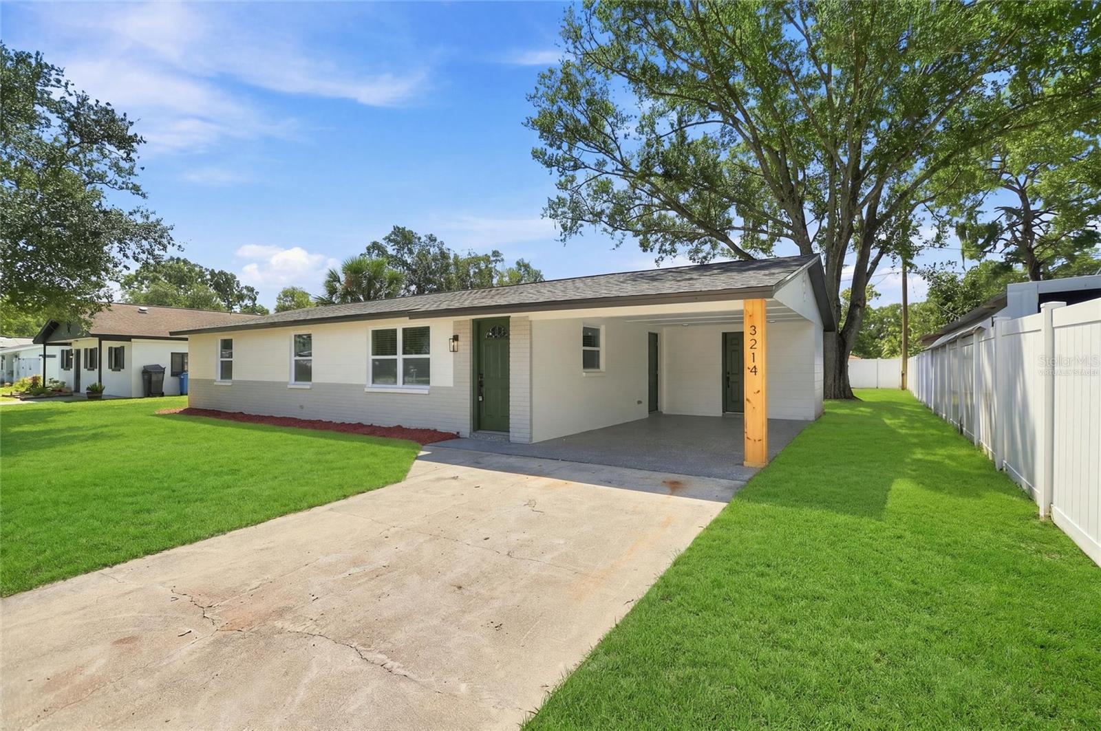 3214 Acacia St, Lutz, FL 33558