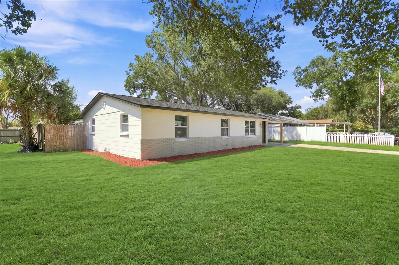 3214 Acacia St, Lutz, FL 33558