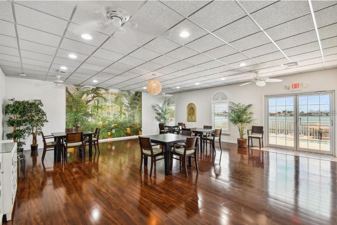 5200 Brittany Dr S #1701, St Petersburg, FL 33715