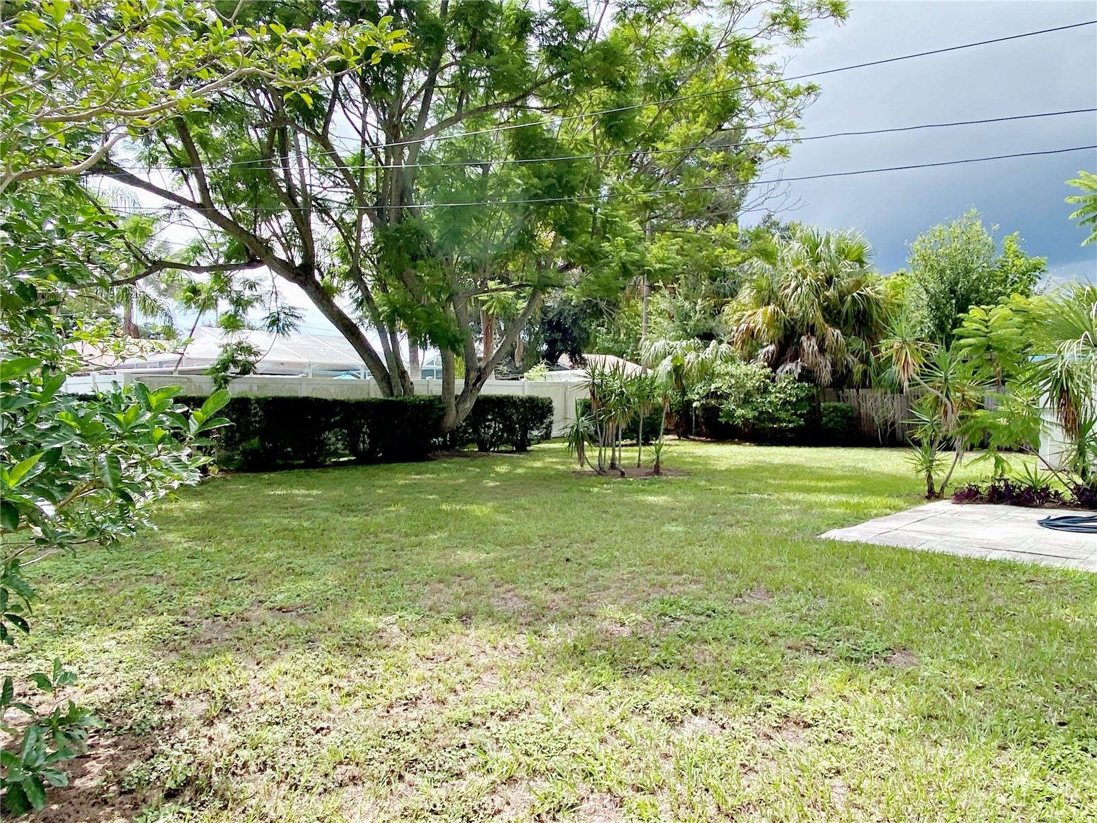 1308 Essex Dr N, St Petersburg, FL 33710