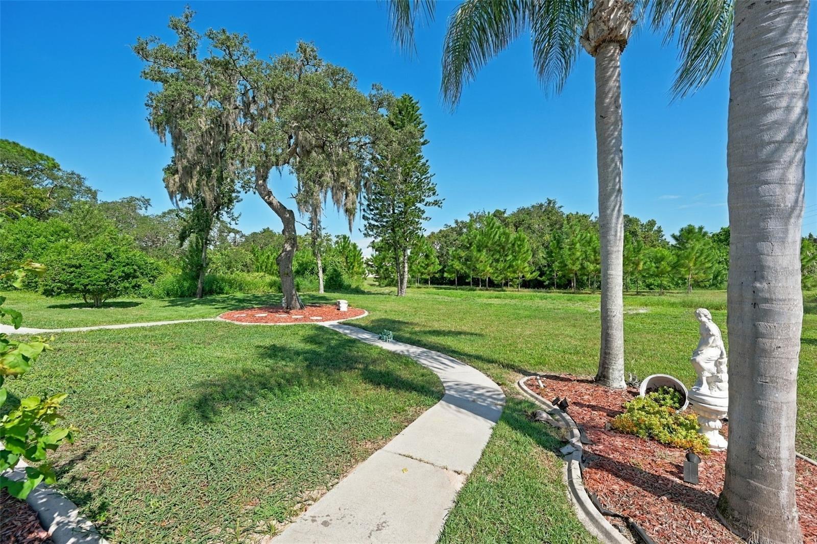 8933 Thoreau Pl, Hudson, FL 34667
