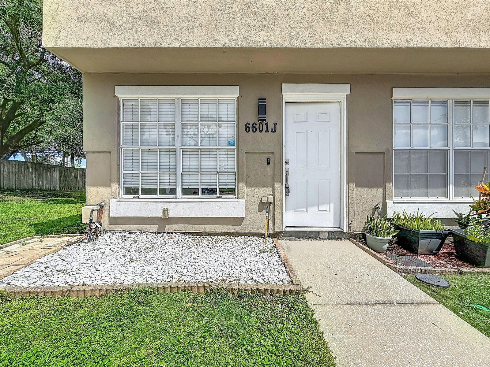6601 121st Ave #J, Largo, FL 33773