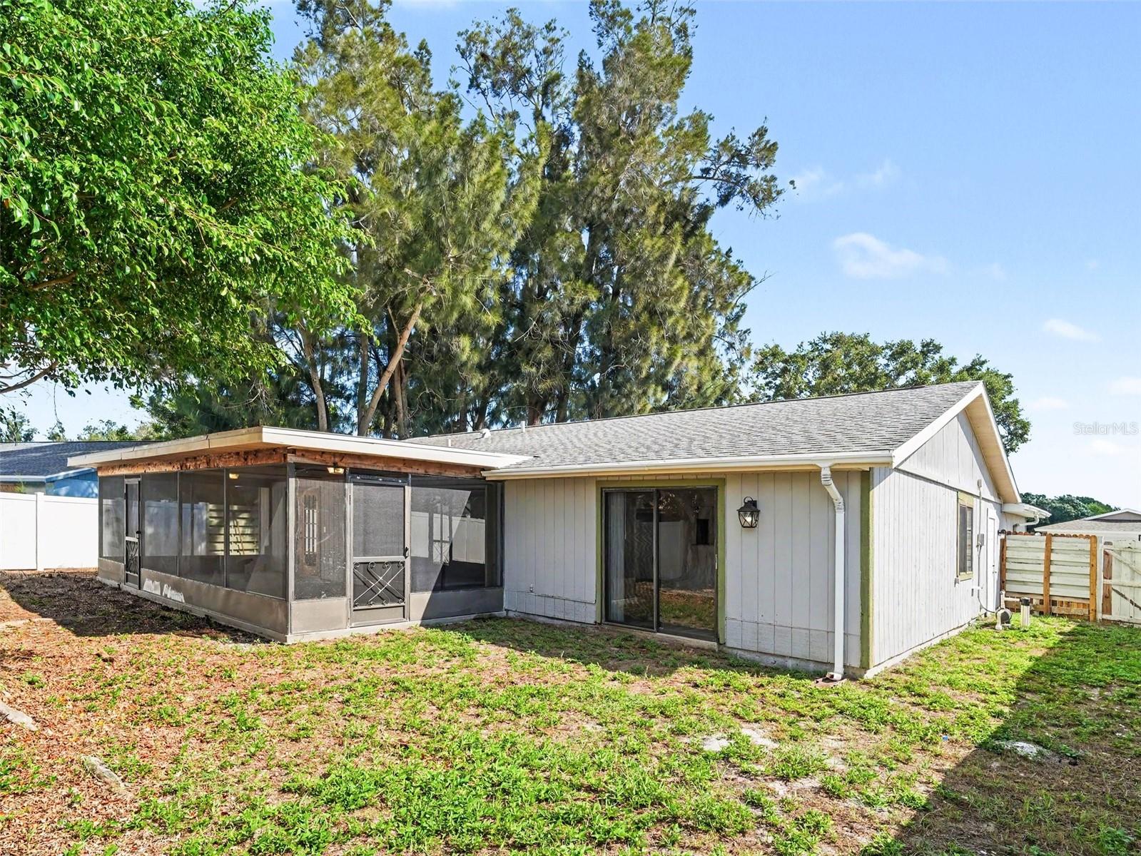 6607 36th Avenue Dr W, Bradenton, FL 34209