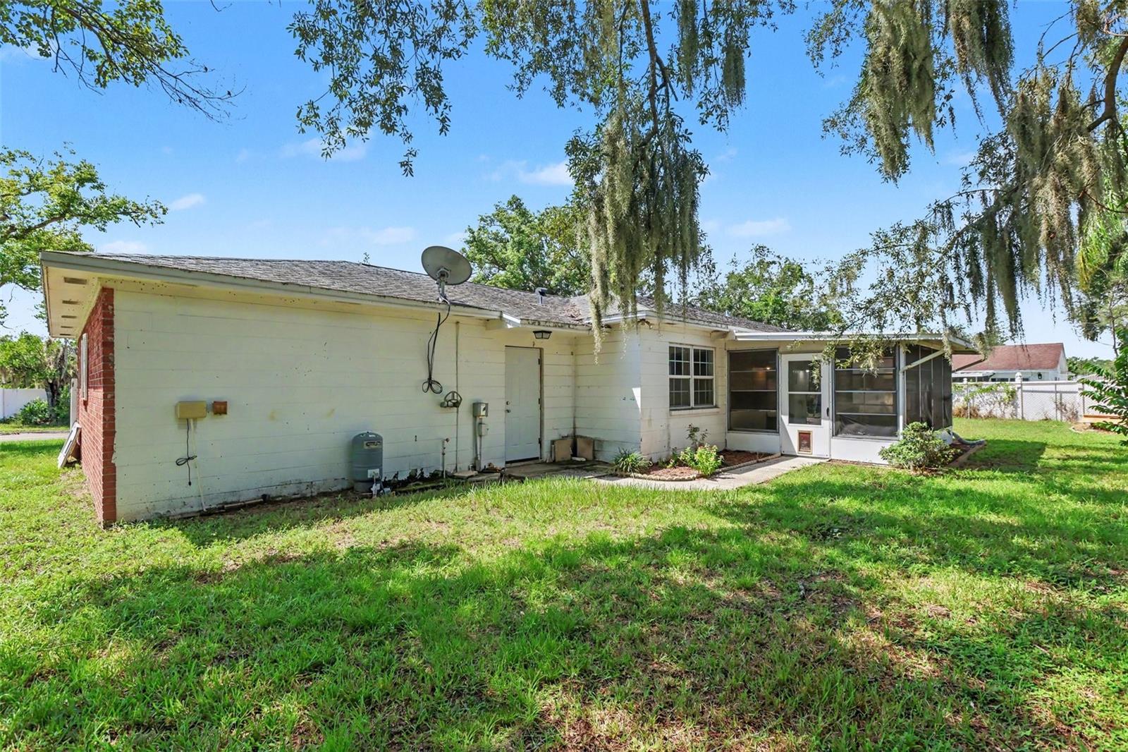 2265 Village Ct, Brandon, FL 33511