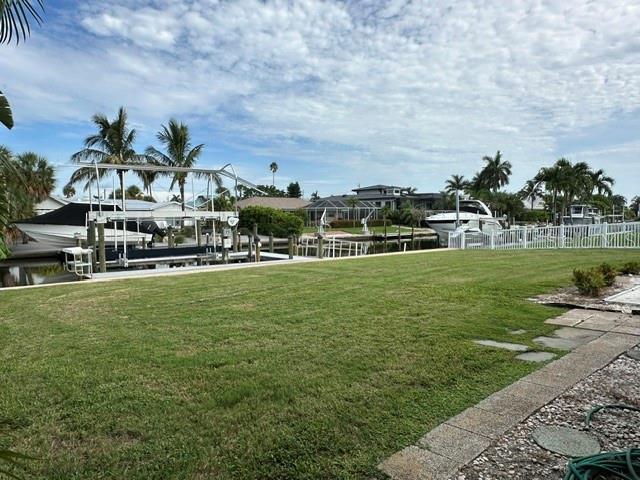 524 68th St, Holmes Beach, FL 34217