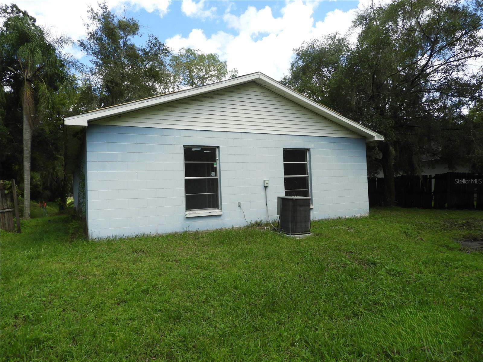 1211 Niagara St, Plant City, FL 33563