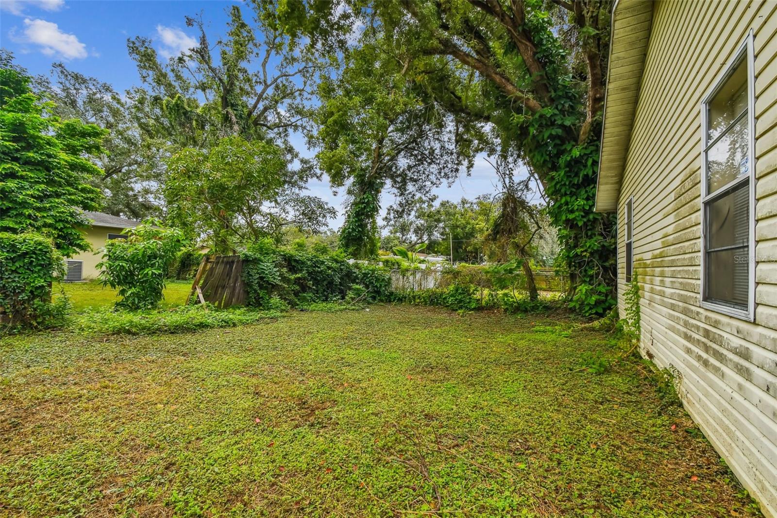 8205 N Semmes St, Tampa, FL 33604
