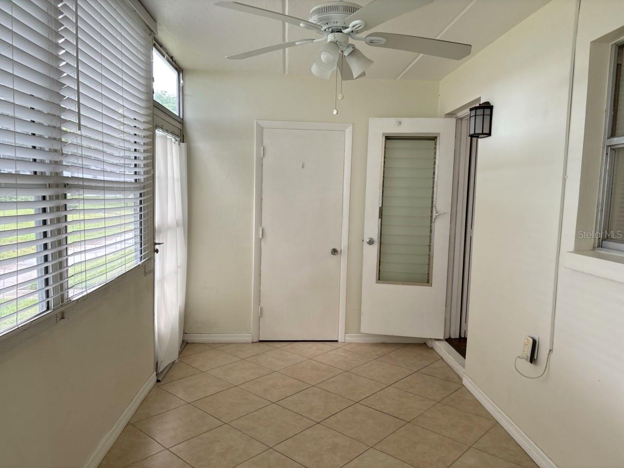 1000 79th Ave N #102, St Petersburg, FL 33702