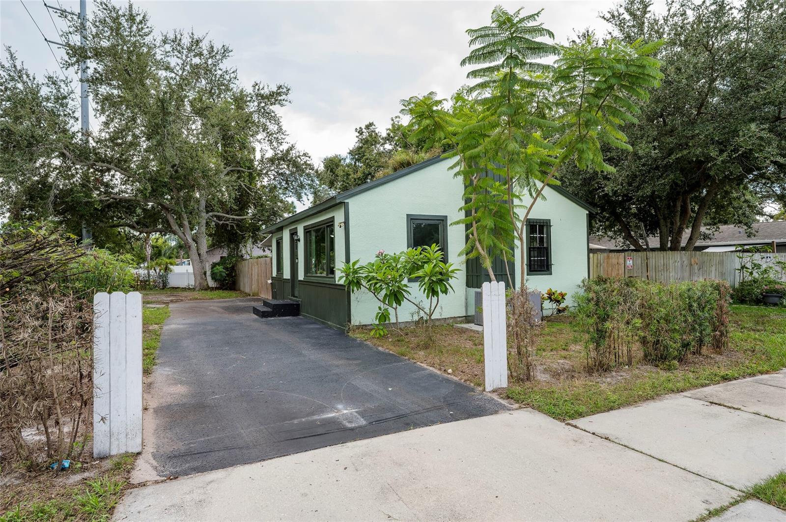 1700 Trotter Rd, Largo, FL 33774