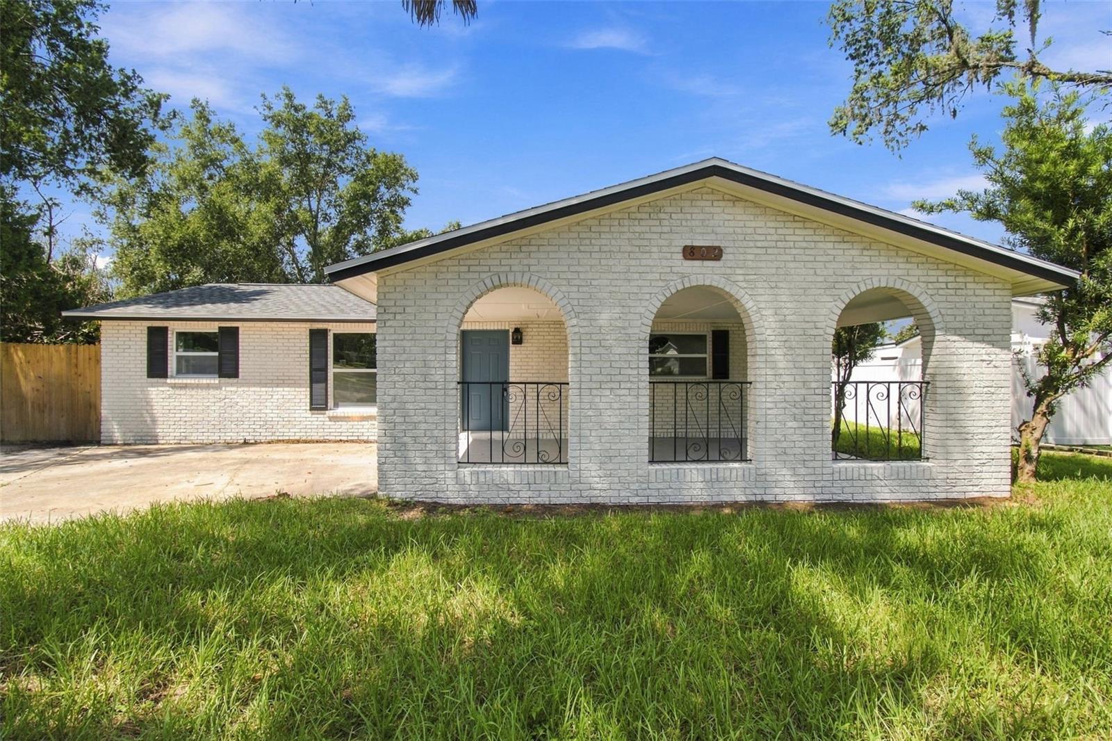 802 Walnut Dr, Seffner, FL 33584