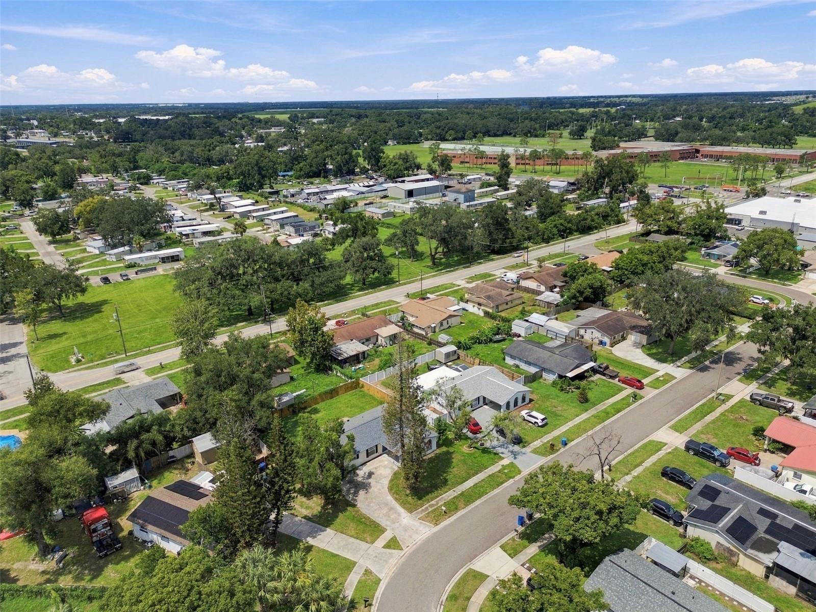 802 Walnut Dr, Seffner, FL 33584